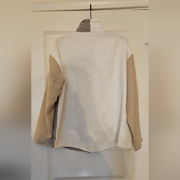 Wofford College Shacket - Picture 4 of 5